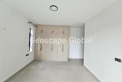 3 Bed Apartment with En Suite in Brookside - 4