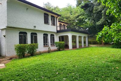 4 Bed House with En Suite in Hill View - 3