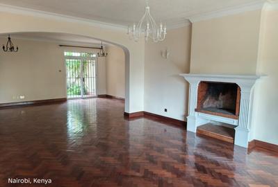 4 Bed Townhouse with En Suite in Brookside - 3