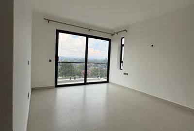 3 Bed Apartment with En Suite in Brookside - 4