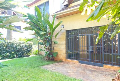 5 Bed Townhouse with En Suite in Lavington - 3