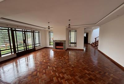 5 Bed House with En Suite at Mushroom Gardens - 2