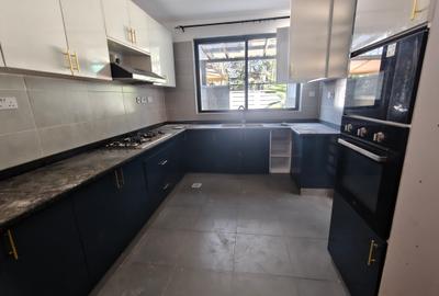 4 Bed Townhouse with En Suite in Lavington - 4