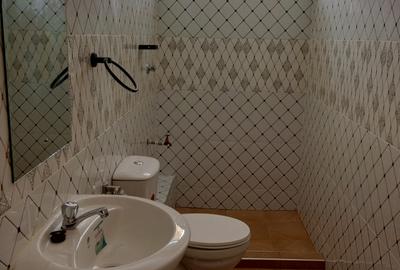 3 Bed Apartment with Parking at Beach Road - 3