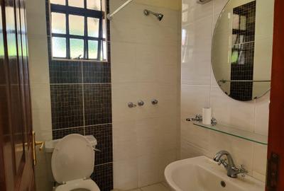 5 Bed Villa with En Suite at Rosslyn Height - 4
