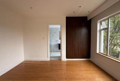 2 Bed Apartment with En Suite in Westlands Area - 3