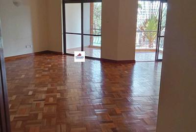 4 Bed Apartment with En Suite in Rhapta Road