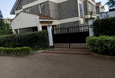 5 Bed House with En Suite at Garden City - 4