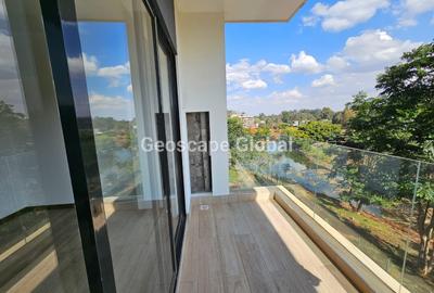 2 Bed Apartment with En Suite in Rosslyn