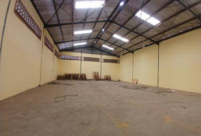 5,546 ft² Warehouse with Fibre Internet in Mlolongo