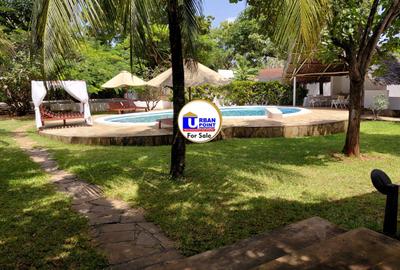 5 Bed Townhouse with En Suite in Malindi - 3