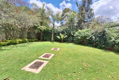 5 Bed Townhouse with En Suite at Lavington Green - 3
