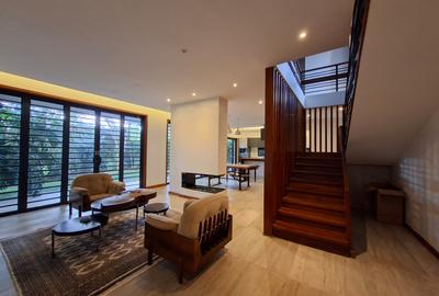 3 Bed House with En Suite in Nyari - 2