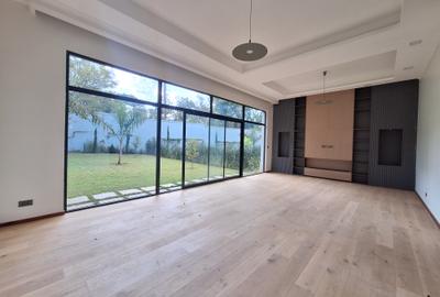 5 Bed Townhouse with En Suite at Lavington Green - 3