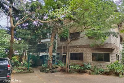Serviced 2 Bed Apartment with En Suite at Near Sarit Centre - 3