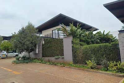 3 Bed House with En Suite in Runda - 2