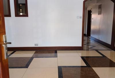 5 Bed House with En Suite in Runda - 3