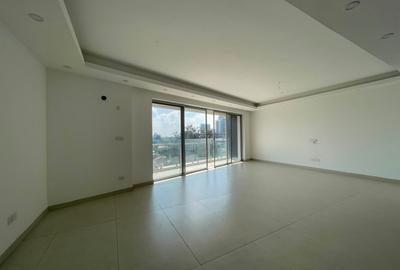 4 Bed Apartment with En Suite in Westlands Area
