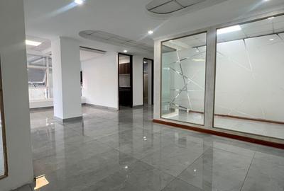 1,230 ft² Commercial Property with Service Charge Included in Westlands Area
