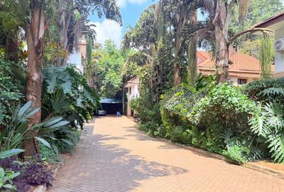 5 Bed Townhouse with En Suite at General Mathenge