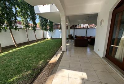 4 Bed Townhouse with En Suite at Greenwood Drive - 3