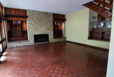 3 Bed House with En Suite at Lavington - 2