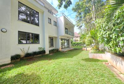 5 Bed Townhouse with En Suite at Lavington Green - 4