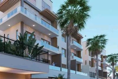 Serviced 1 Bed Apartment with En Suite at Beach Road - 3