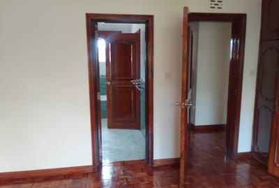 5 Bed Townhouse with En Suite in Runda - 3
