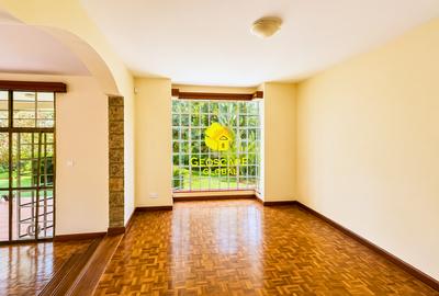 4 Bed House with En Suite in Rosslyn - 3