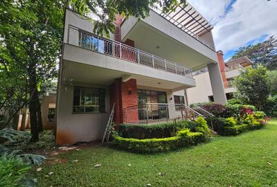 5 Bed Townhouse with En Suite in Lavington