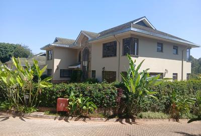 5 Bed Villa with En Suite in Westlands Area