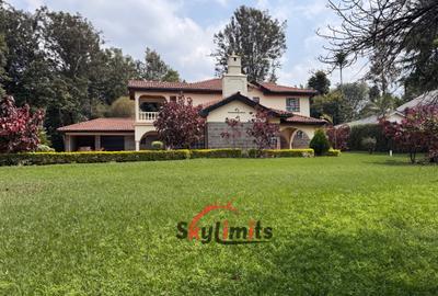 5 Bed House with En Suite in Runda