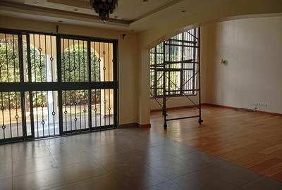4 Bed Townhouse with En Suite in Lavington - 2