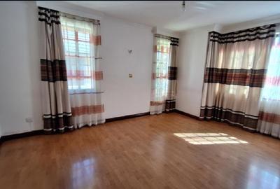 4 Bed Villa with En Suite in Lavington - 3
