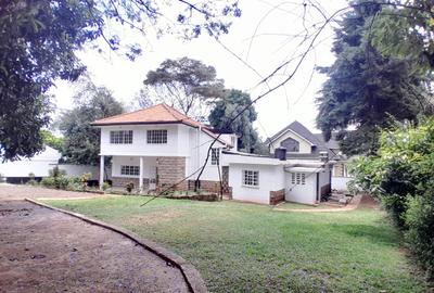 3 Bed House with En Suite at Lavington Green - 4