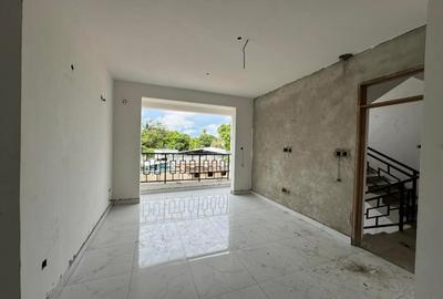 3 Bed Apartment with En Suite at Beach Road - 4