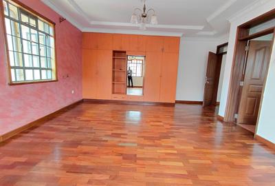 5 Bed House with En Suite in Runda - 3