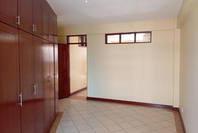 3 Bed Apartment with En Suite at Ngara Road - 4