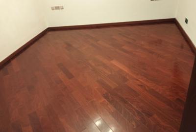5 Bed Townhouse with En Suite in Lavington - 4