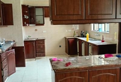 3 Bed Apartment with En Suite in Westlands Area - 4