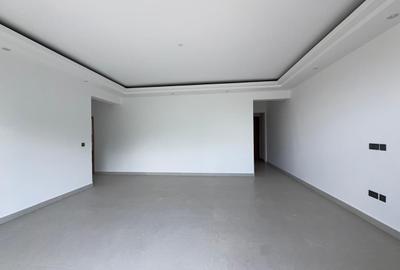 3 Bed Apartment with En Suite in Brookside - 4
