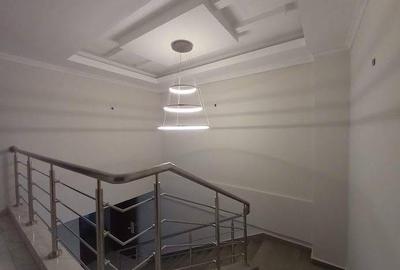 5 Bed Apartment with Swimming Pool in General Mathenge - 3
