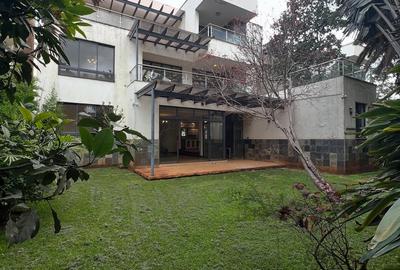 5 Bed Townhouse with En Suite in Lavington - 3
