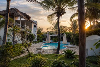 6 Bed Villa with En Suite in Watamu