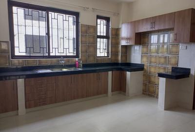 3 Bed Apartment with En Suite at Off Moyne Dr Drive