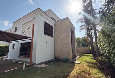 4 Bed Townhouse with En Suite in Lavington - 2