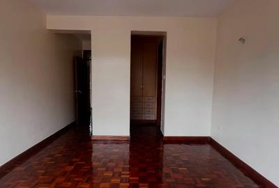 2 Bed Apartment with En Suite in Lavington - 2