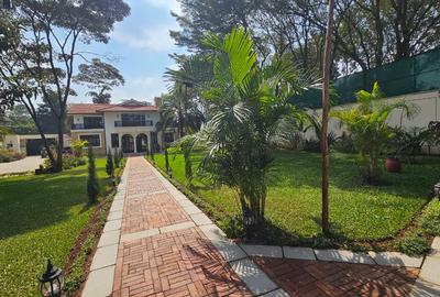 Serviced 5 Bed Apartment with En Suite in Runda - 4