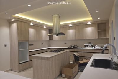 4 Bed Townhouse with En Suite in Westlands Area - 2
